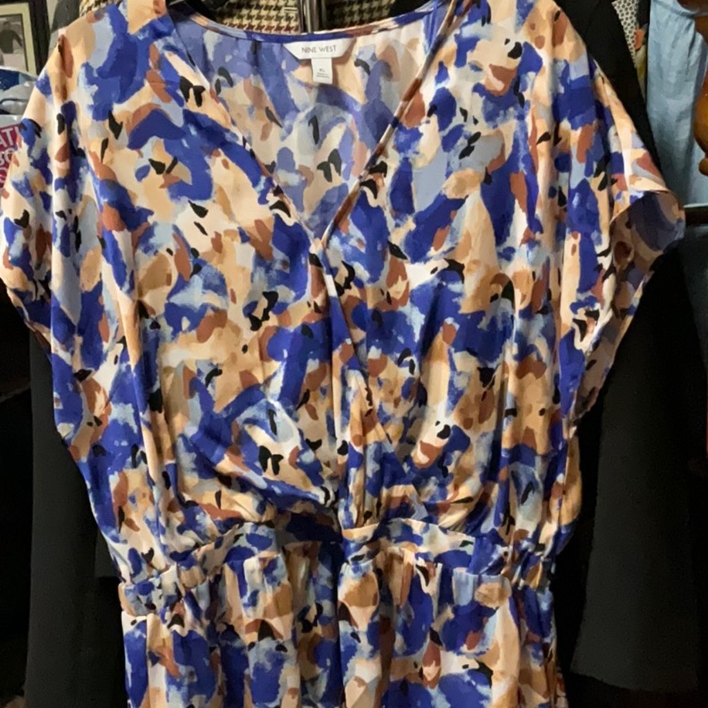 Nine West blue multi blouse